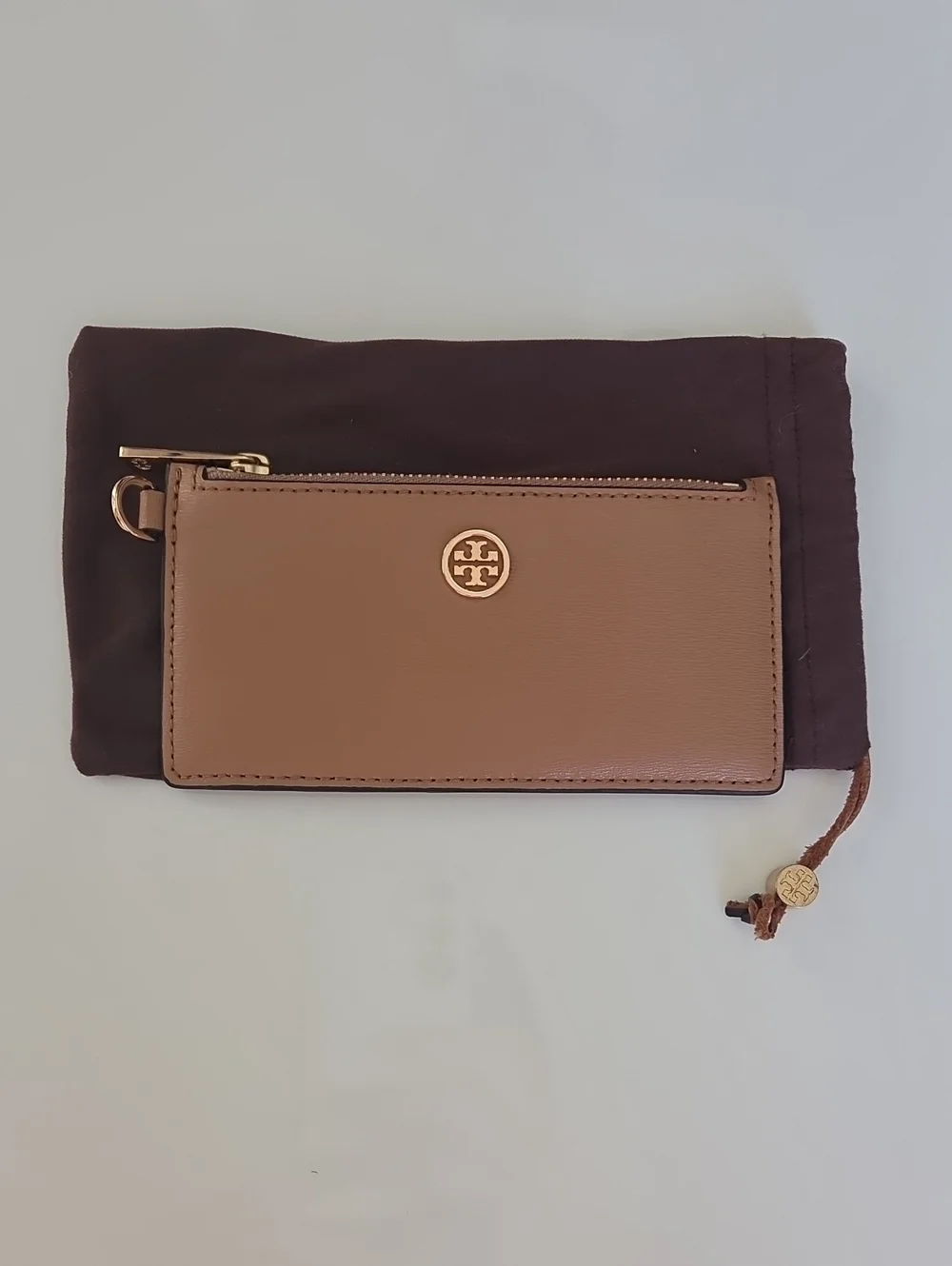 Tory Burch Tan Leather Zip Card Wallet with Logo. NEW